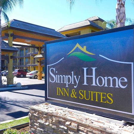 Simply Home Inn & Suites - Riverside Eksteriør billede