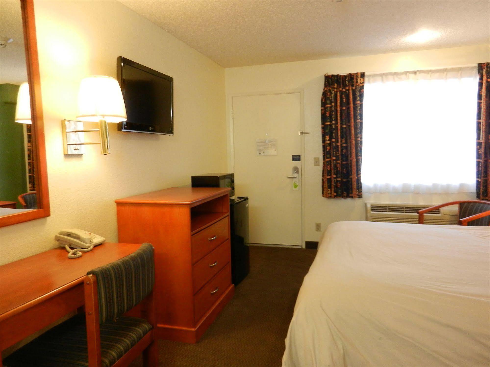 Simply Home Inn & Suites - Riverside Eksteriør billede