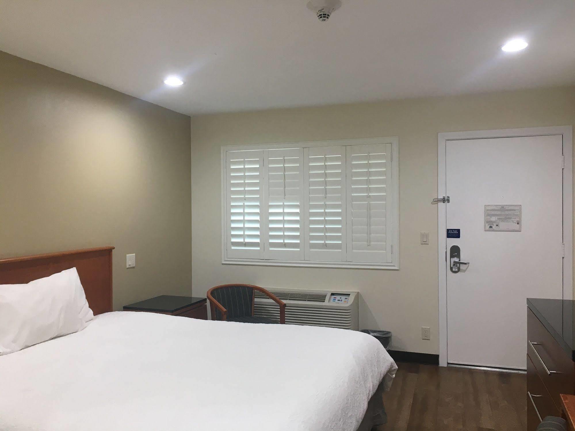 Simply Home Inn & Suites - Riverside Eksteriør billede