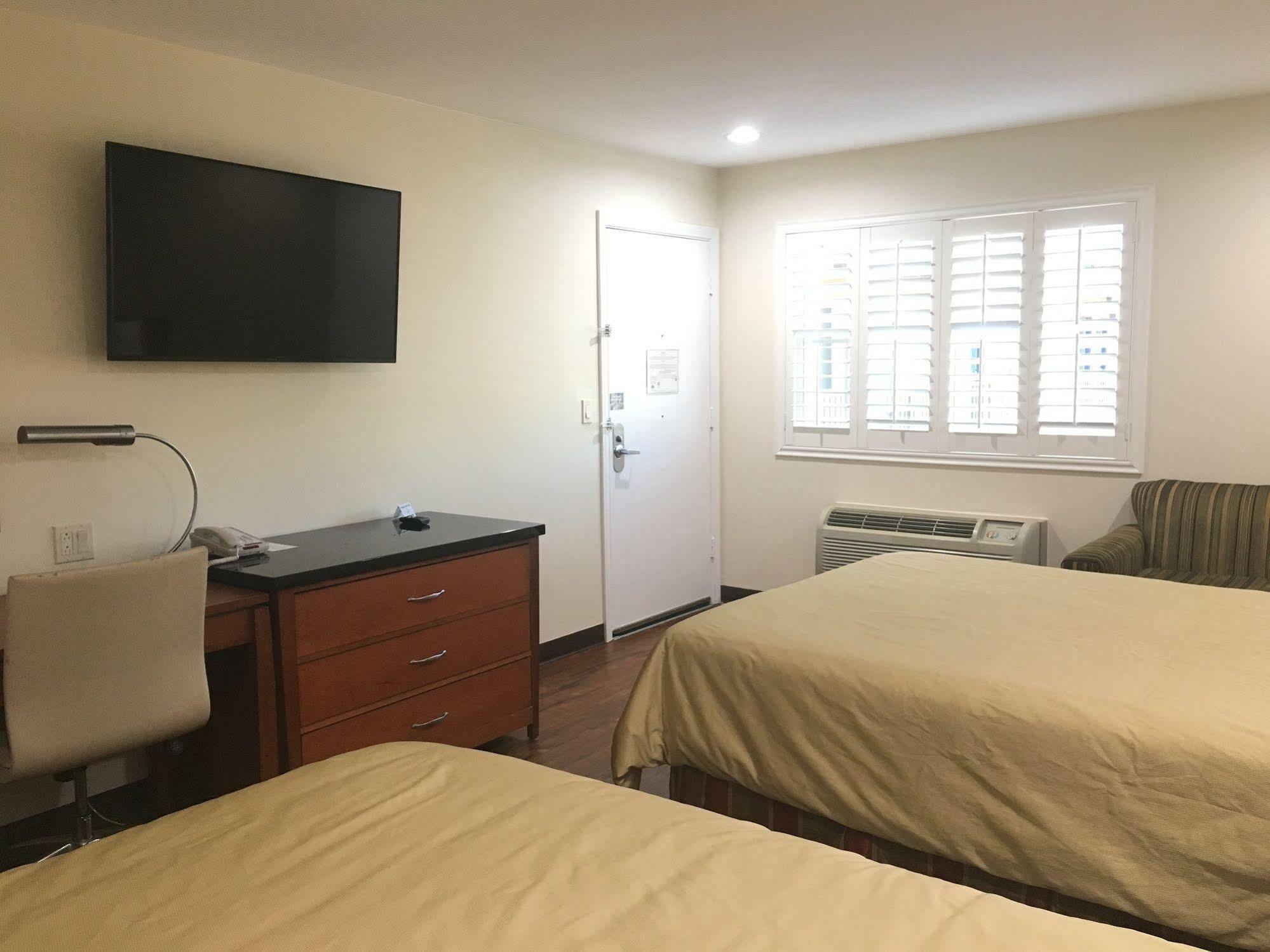 Simply Home Inn & Suites - Riverside Eksteriør billede